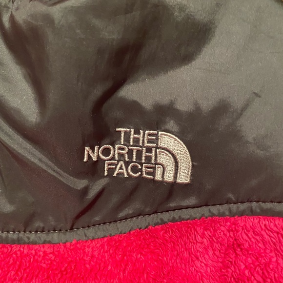 Girls Northface fluffy jacket - Picture 3 of 4